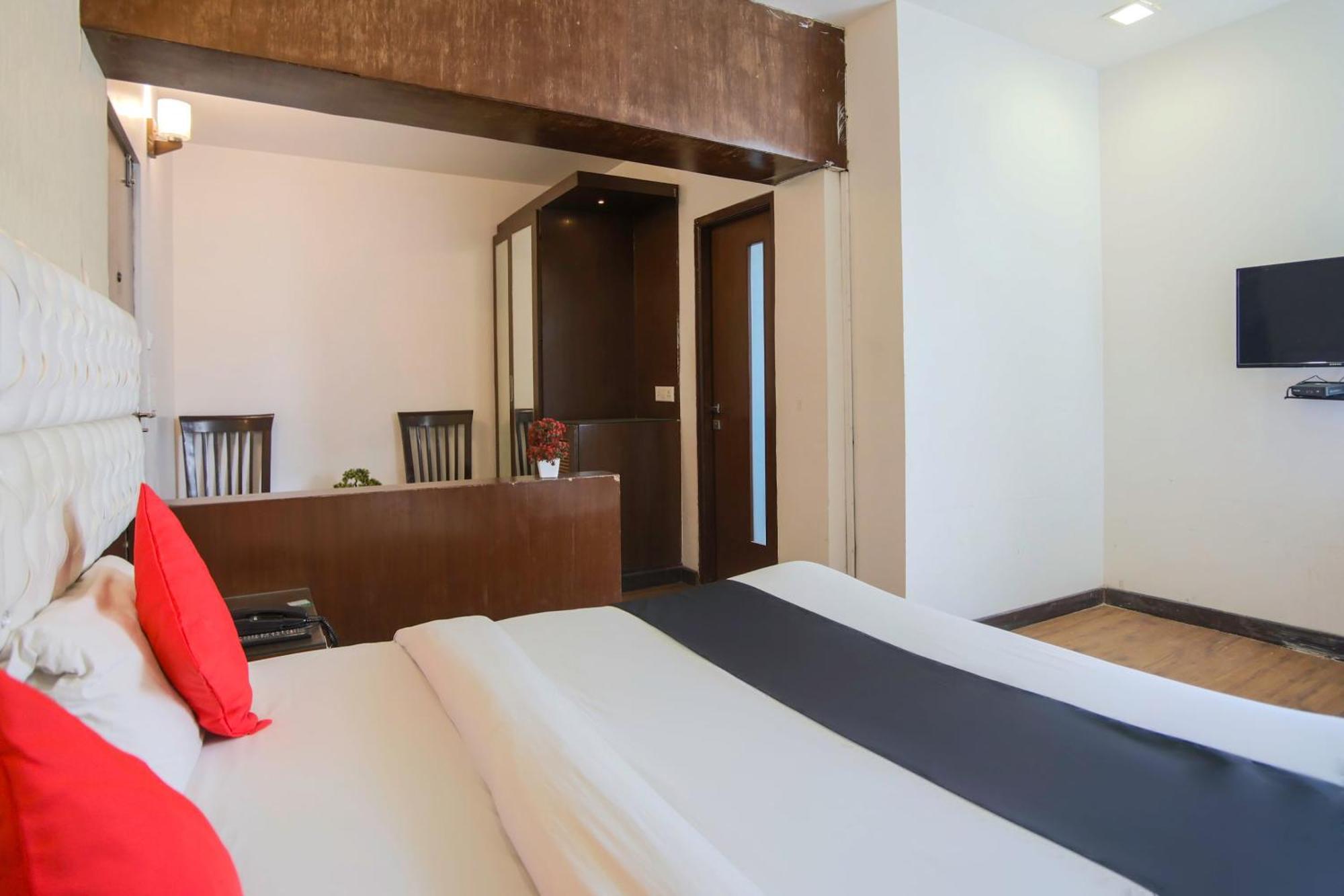 Hotel O Parktel Indirapuram Exterior photo