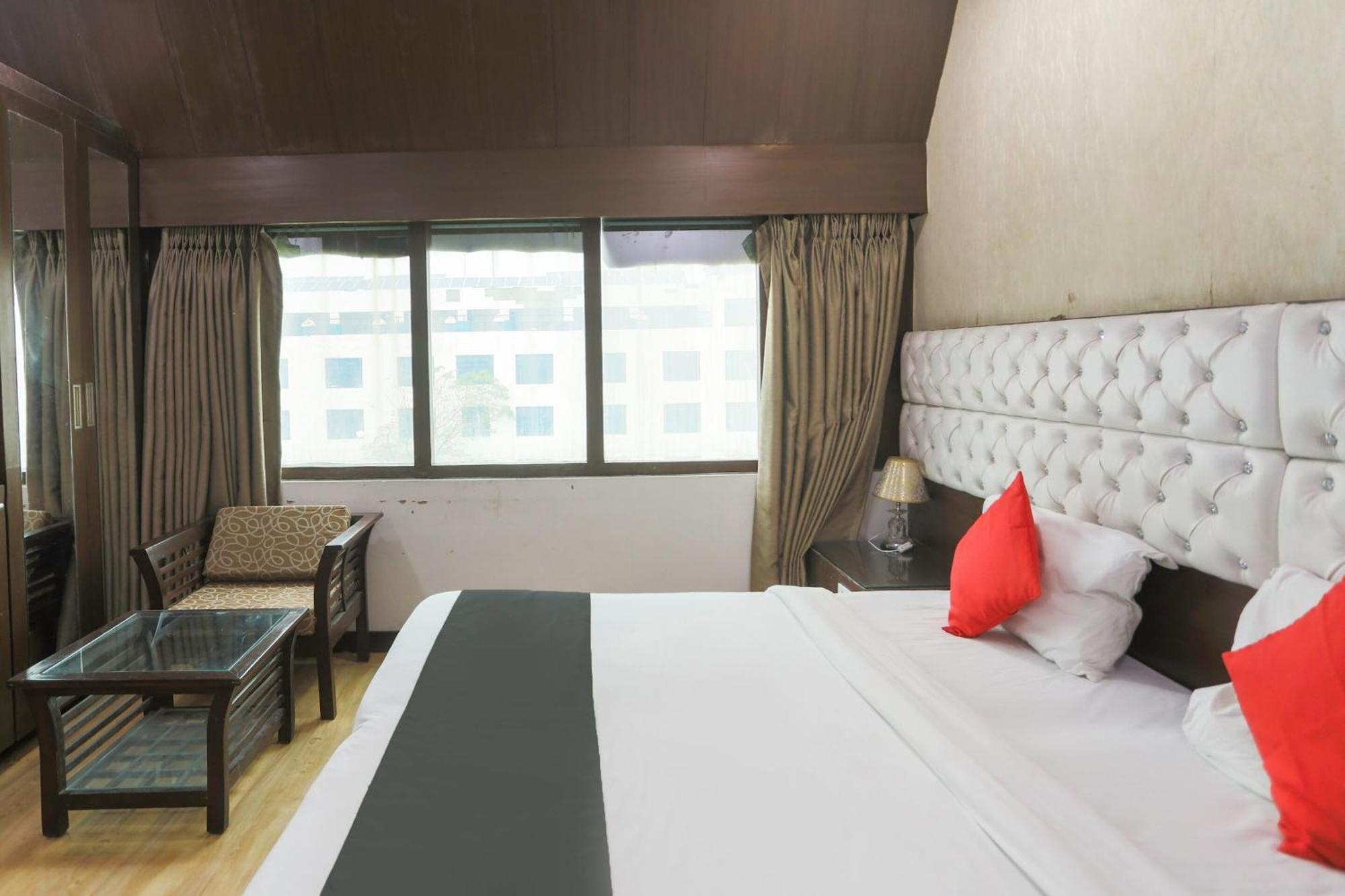 Hotel O Parktel Indirapuram Exterior photo